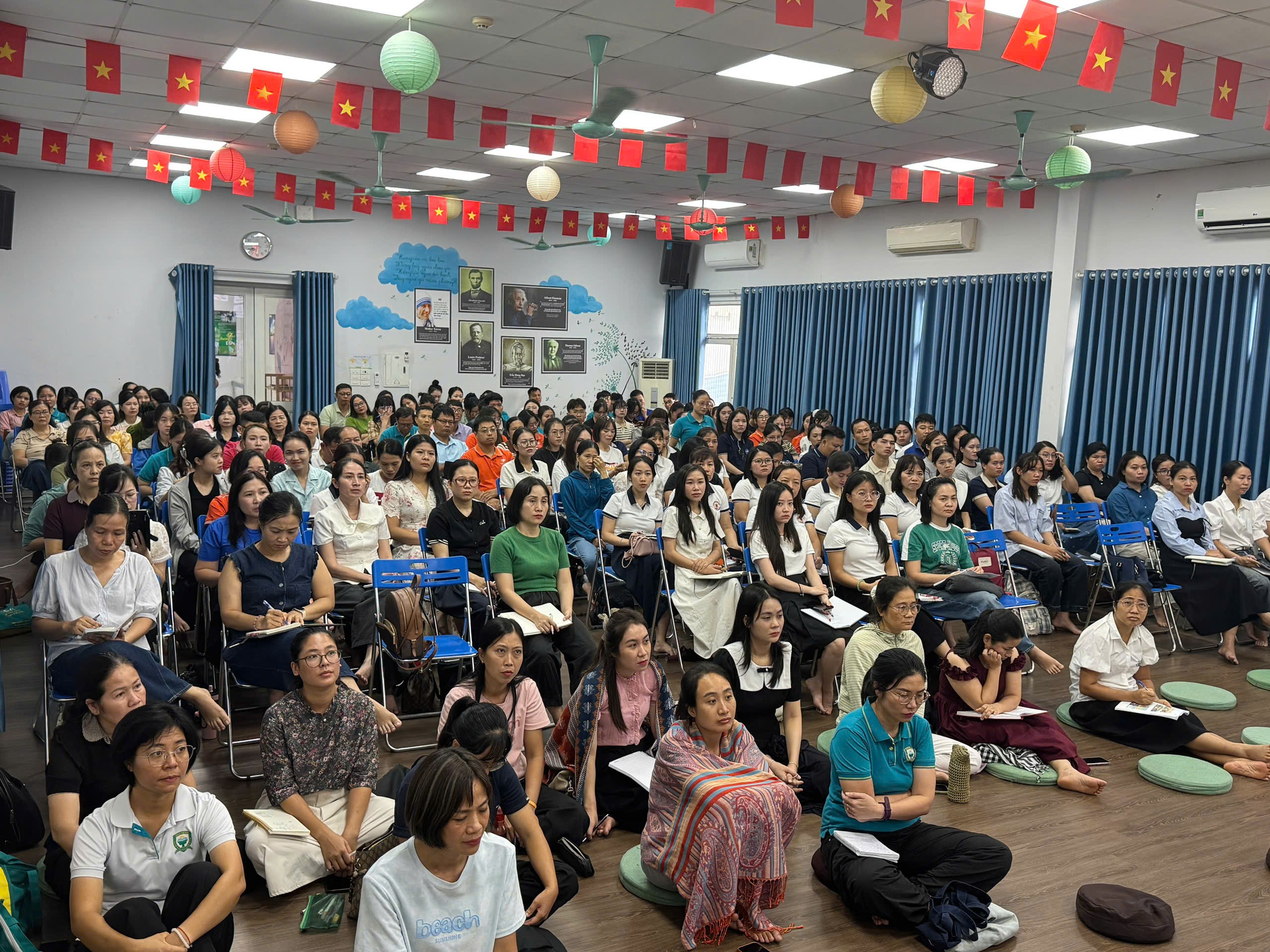 Ảnh hoạt động 4