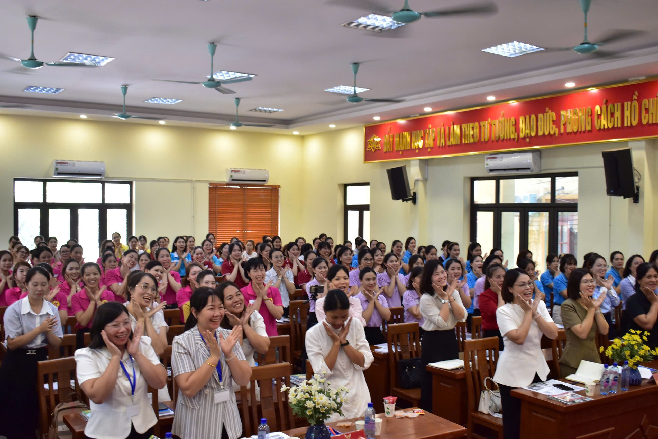 Ảnh hoạt động 11