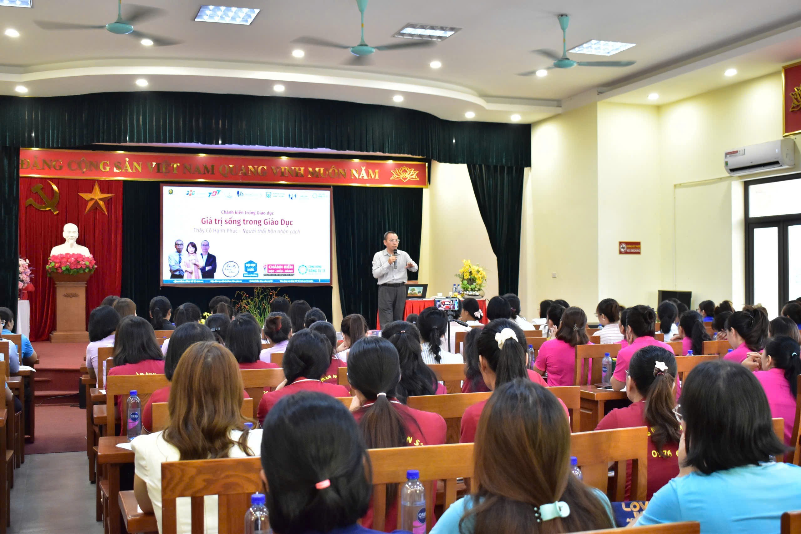 Ảnh hoạt động 7