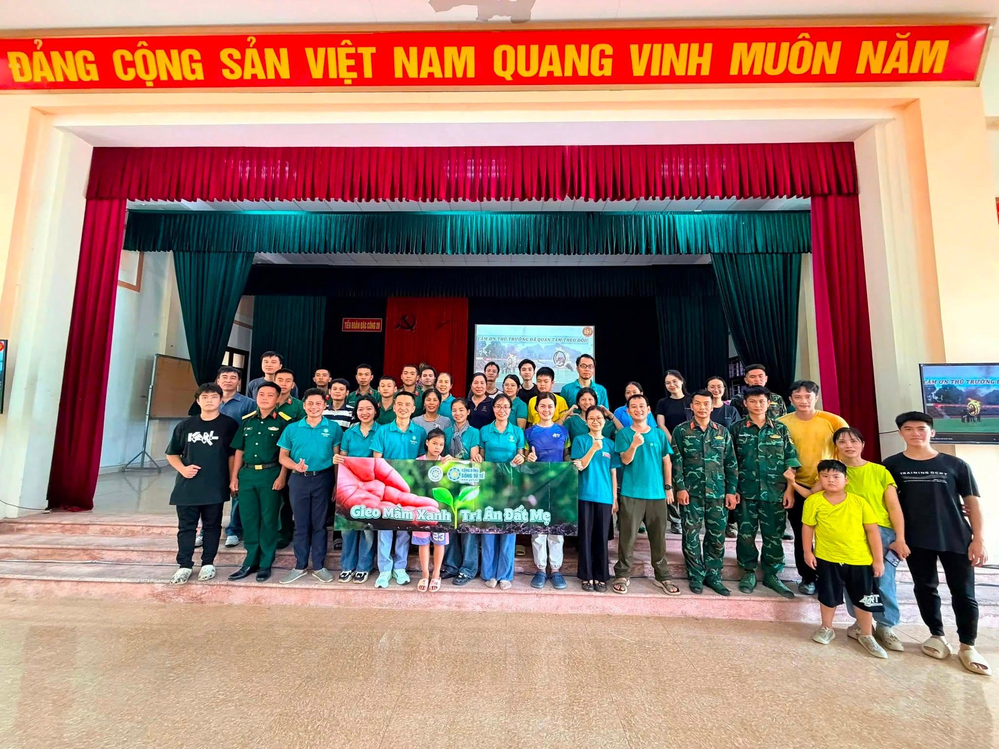 🌱 HÀNH TRÌNH GIEO MẦM XANH – KHI SẮC XANH TÌNH NGUYỆN HÒA CÙNG MÀU ÁO LÍNH