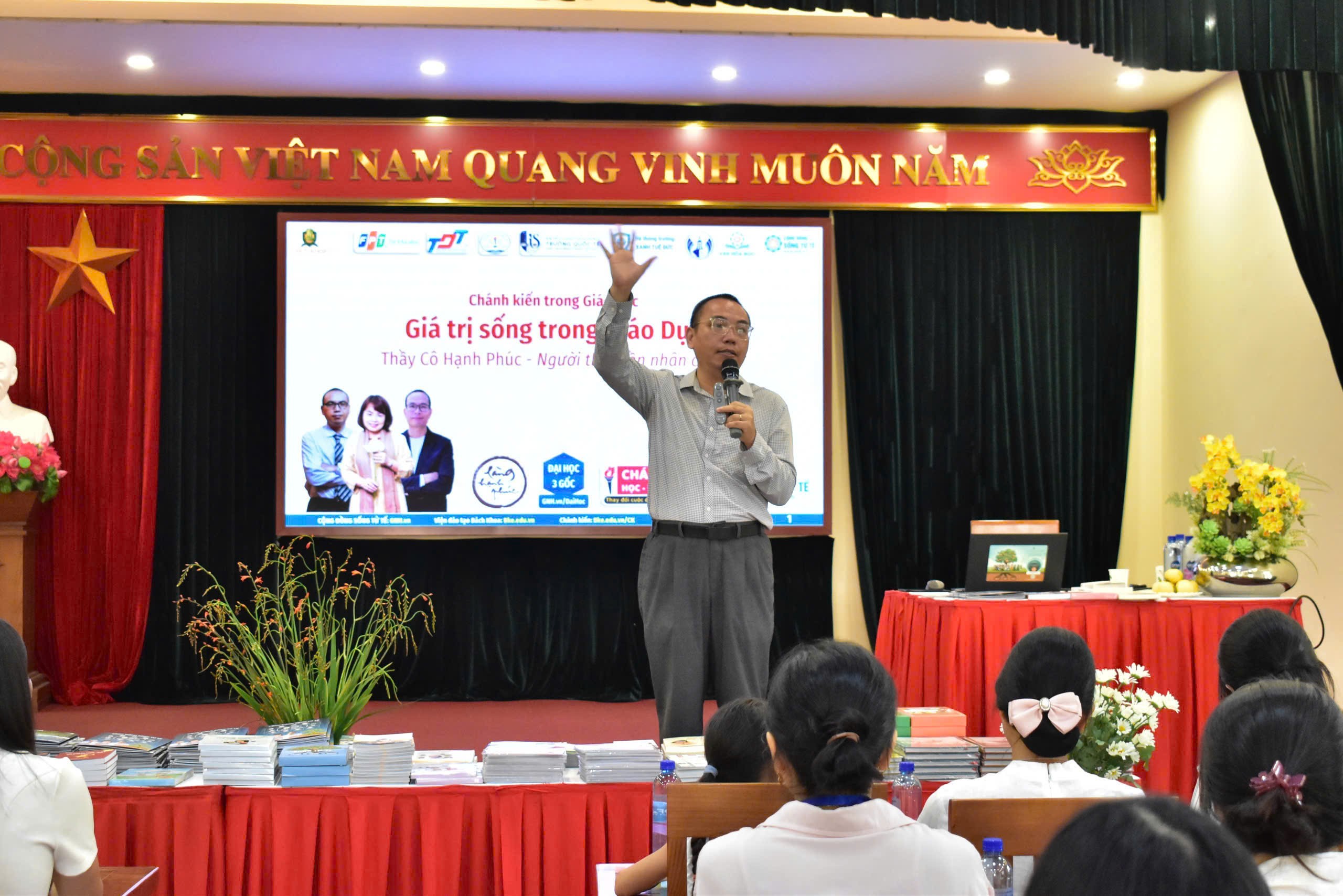 Ảnh hoạt động 6