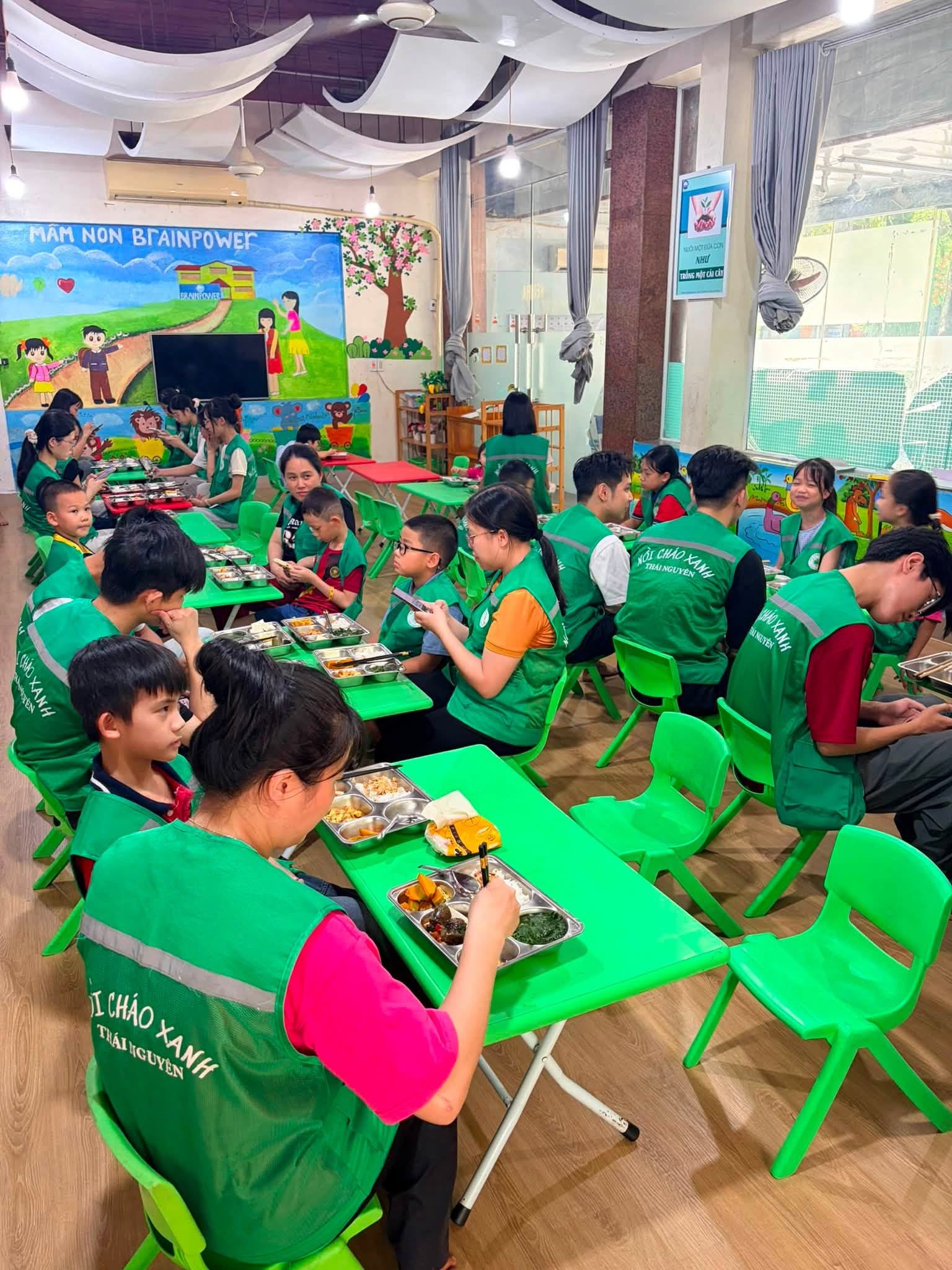 Ảnh hoạt động 12