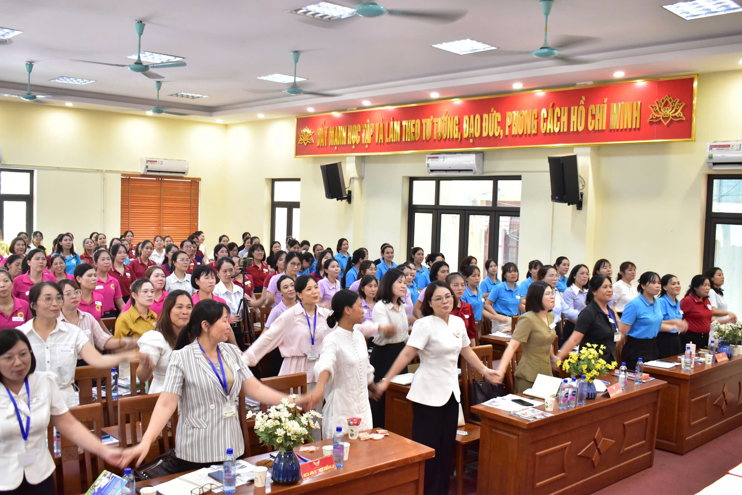 Ảnh hoạt động 12