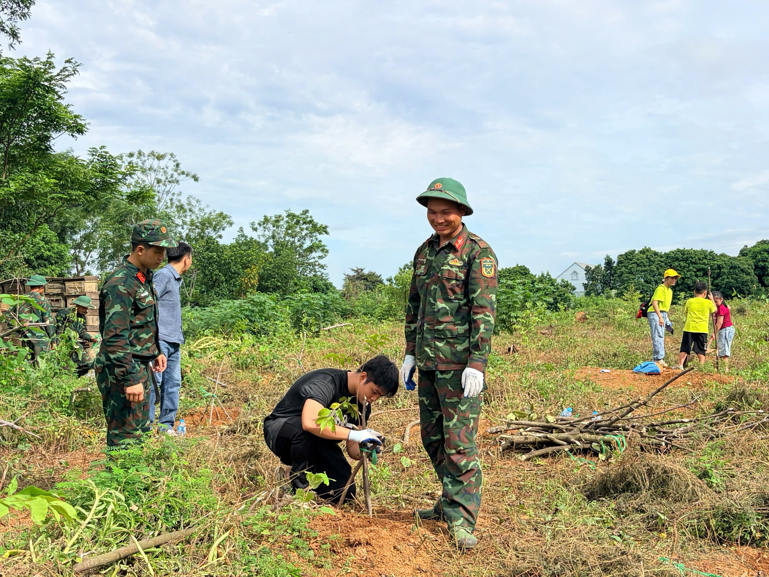 Ảnh hoạt động 30