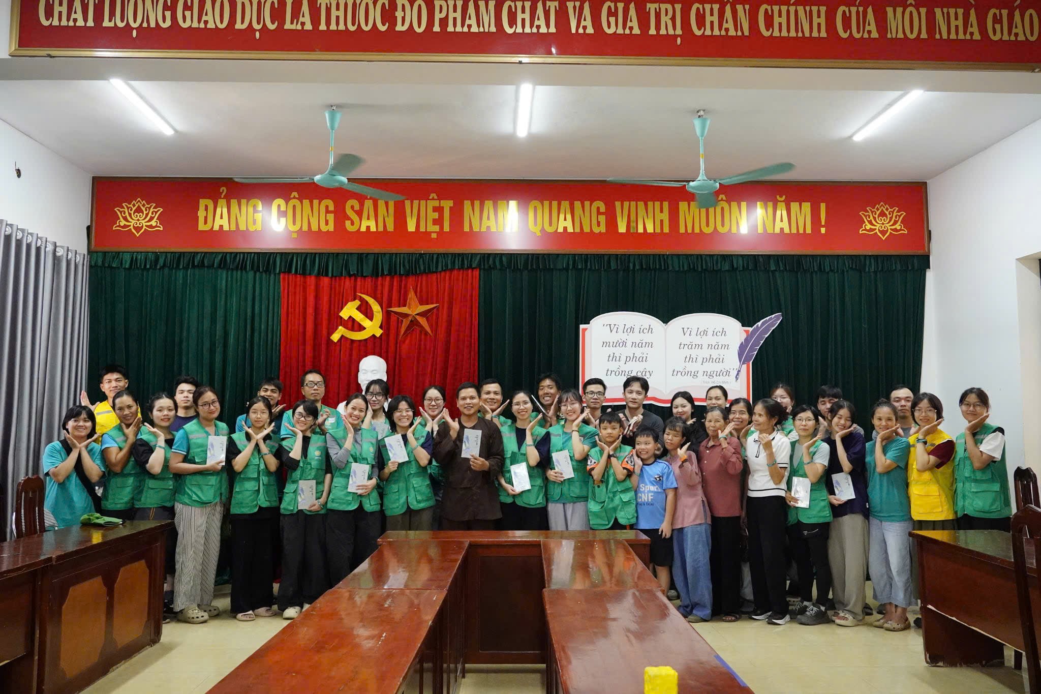 Khoảnh khắc hoạt động cộng đồng